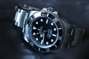 The water resistant replica Rolex Submariner 114060 watches are made from Oystersteel.