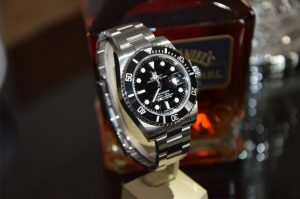 The black dials fake Rolex Submariner 116610LN watches can guarantee water resistance.