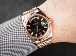 The everose gold replica watches are worth for men.