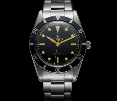 Rolex Submariner has a long history and it becomes one of the most popular diving watches.