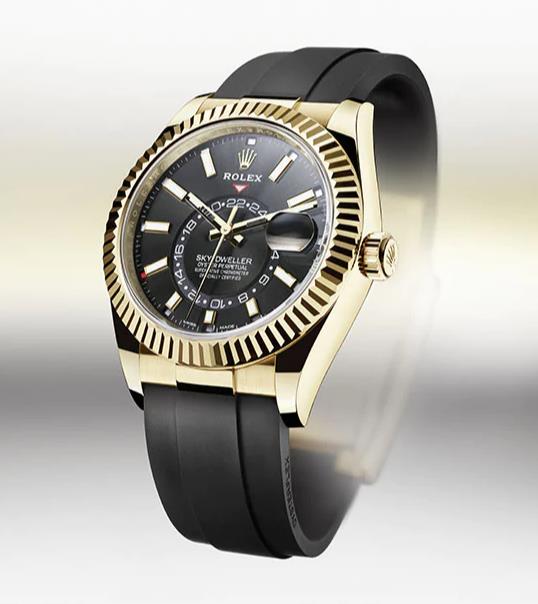 The black dial fake watch has champagne dial.