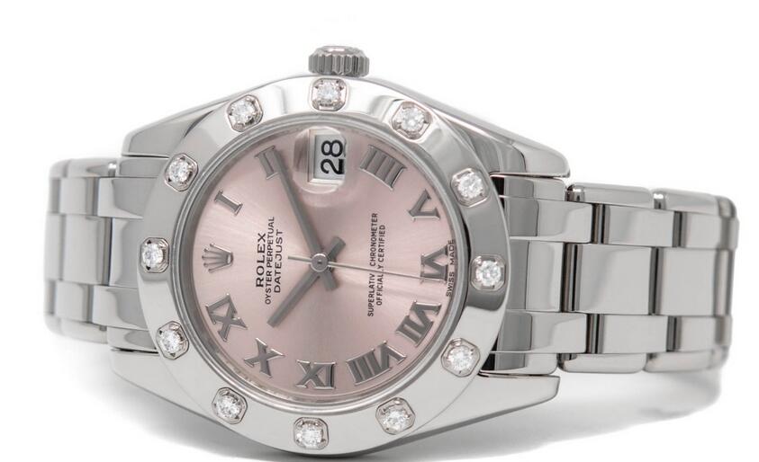 Luxury fake watches are made of white gold.